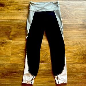 Black/White/Gray Athleta Leggings